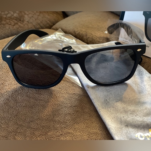 Sunglasses โ Matte Black, Beckham by Optimum Optical - Picture 11 of 16